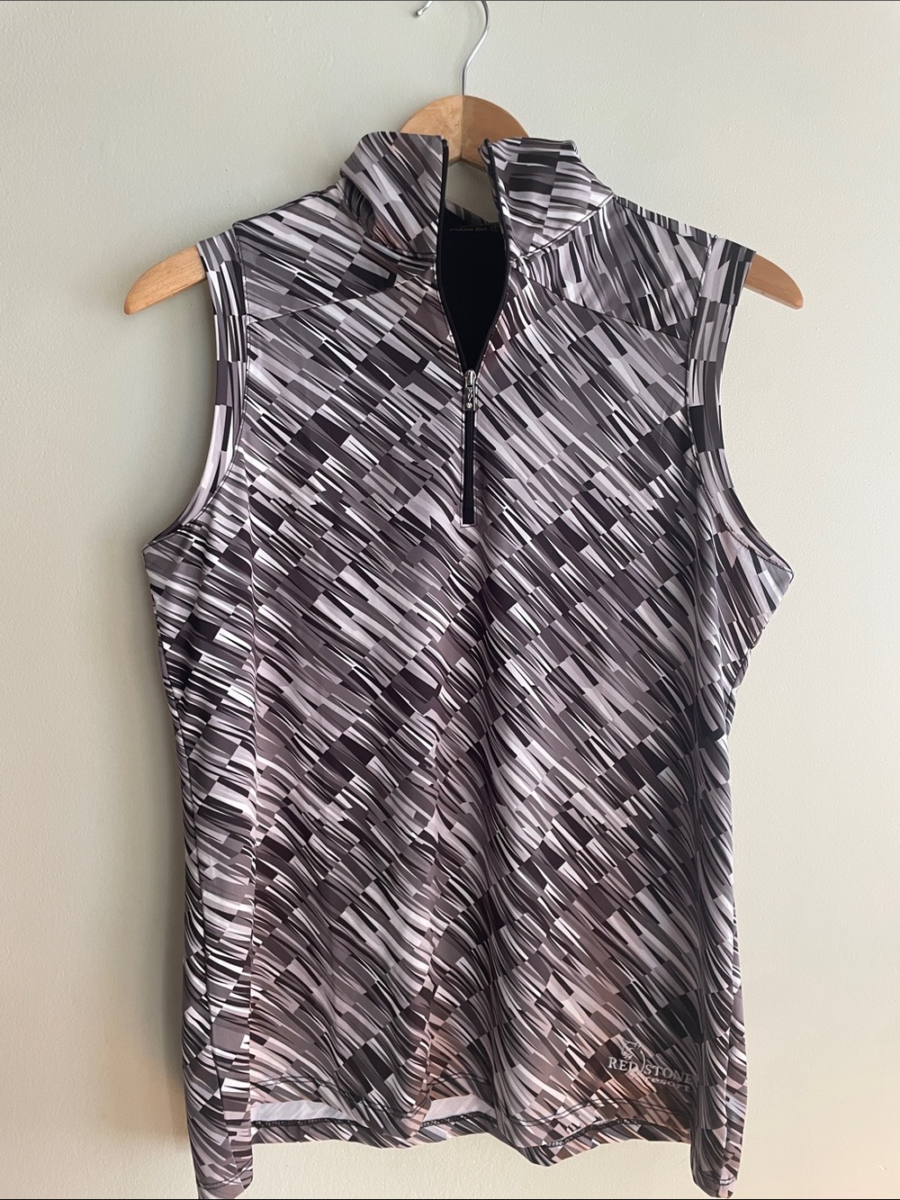 Lopez Sleeveless Quarter-Zip Golf Tank Top in Black & Gray by Reel Stone
